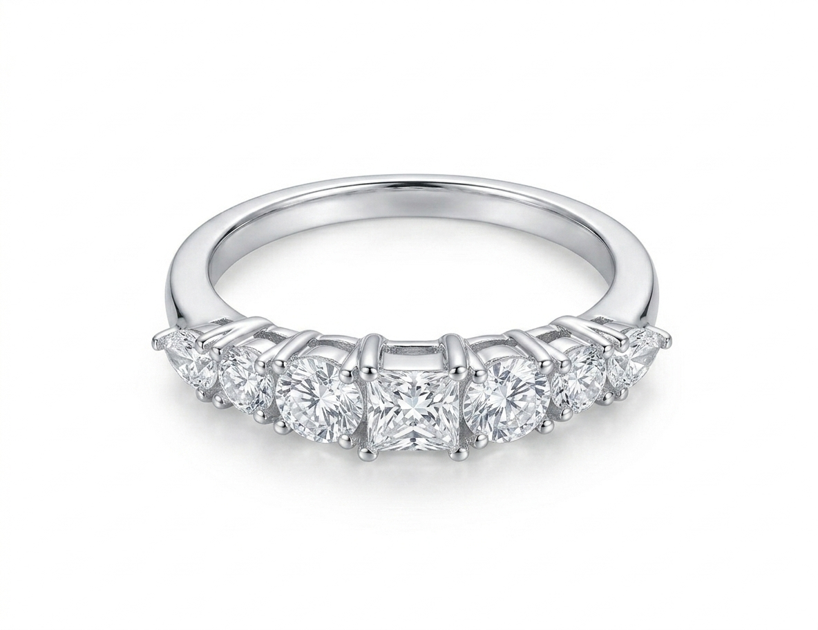 Anillo Media Eternidad Mix · Moissanita